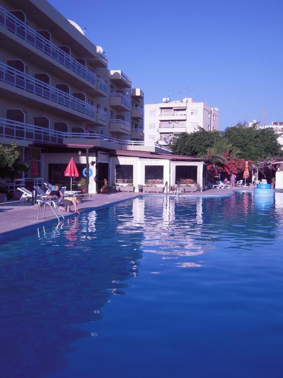 Sunquest Gardens Holiday Resort Limassol Eksteriør billede